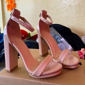 Miss Lola beige heels